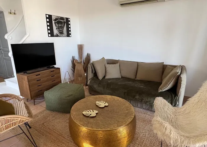Les Restanques Maison Des Chenes Vue 6 Personnes فيلة غريمو