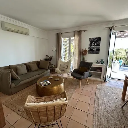 Villa Les Restanques Maison Des Chenes Vue 6 Personnes Grimaud