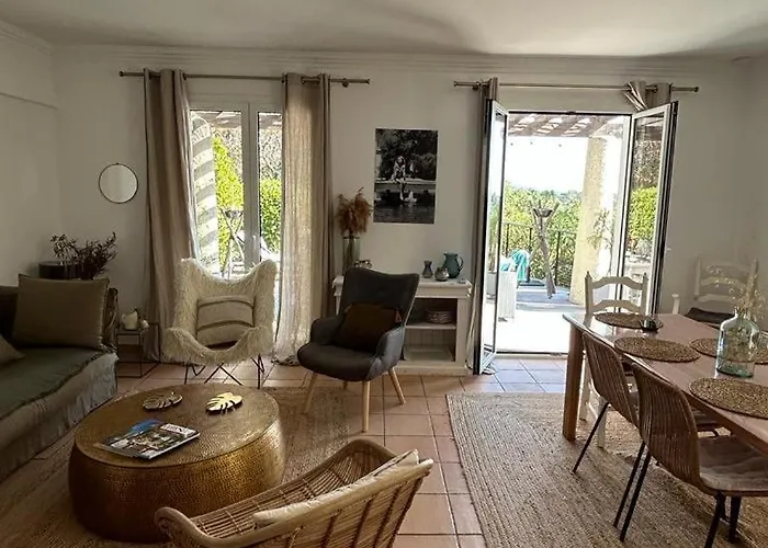 Les Restanques Maison Des Chenes Vue 6 Personnes Villa Grimaud